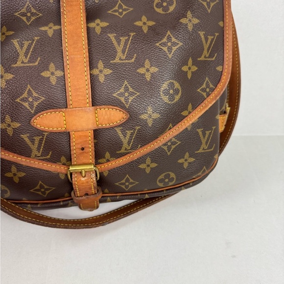 LOUIS VUITTON Monogram Saumur 30 Brown Crossbody shoulder bag. - Picture 3 of 15